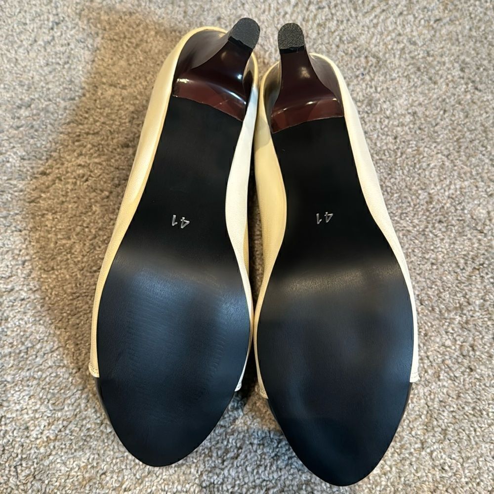 Women’s Beige & Black High Heels Pumps Bow Design SlipOn Size 8.5/9 (41CN) *READ - Picture 7 of 12